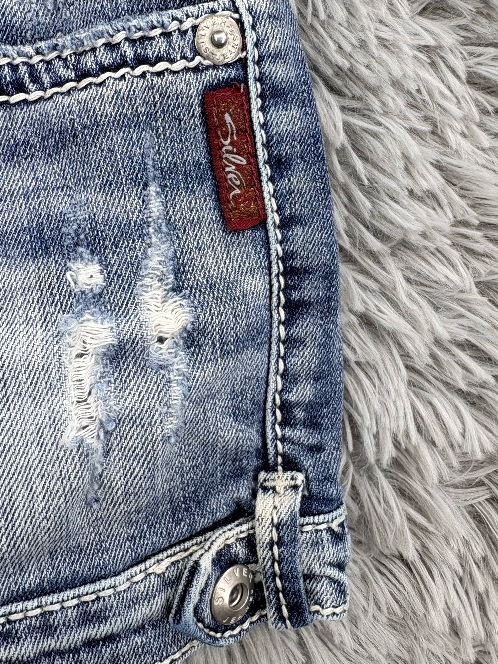 Silver Jeans Shorts Womens 26 Marti Distressed Medium Wash Y2K Mid Rise - Picture 8 of 13